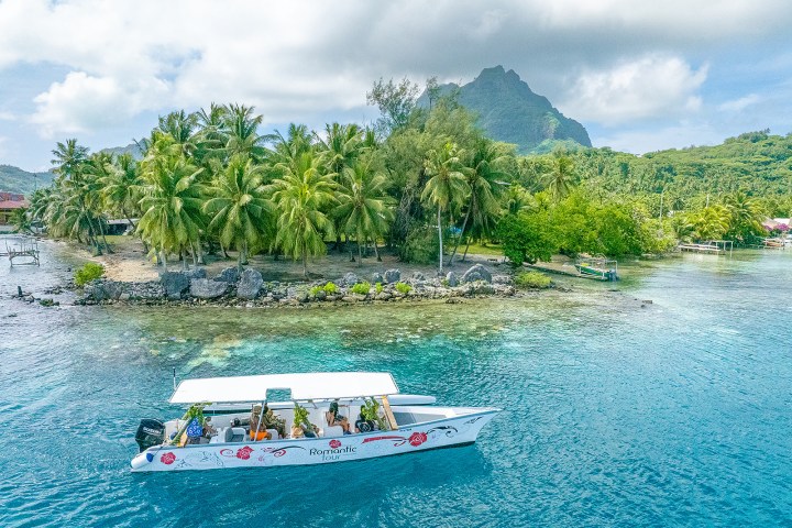 a small boat in a body of water
